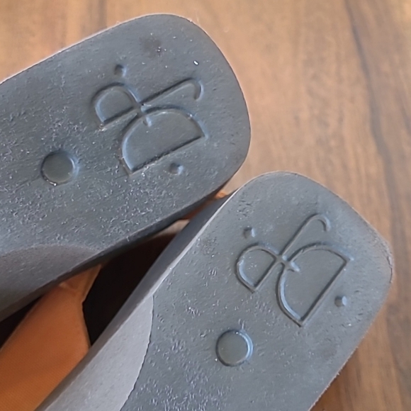 Donald J Pliner Caths 8M orange textile sandals made in Spain - Picture 5 of 8